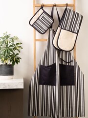 Luxe Pinstripe Double Oven 100% Cotton Gloves - Image 1 of 4