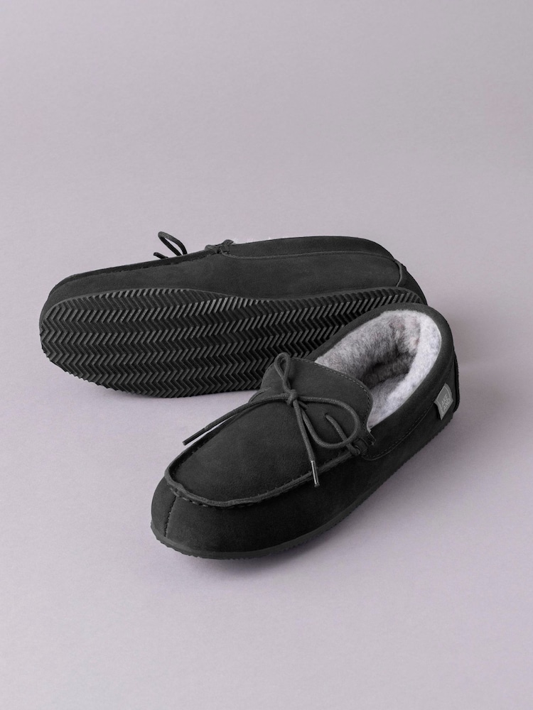 Lakeland Leather Black Mens Sheepskin Moccasin Slippers - Image 2 of 3