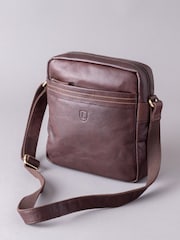 Lakeland Leather Brown Small Keswick Leather Messenger Bag - Image 3 of 6