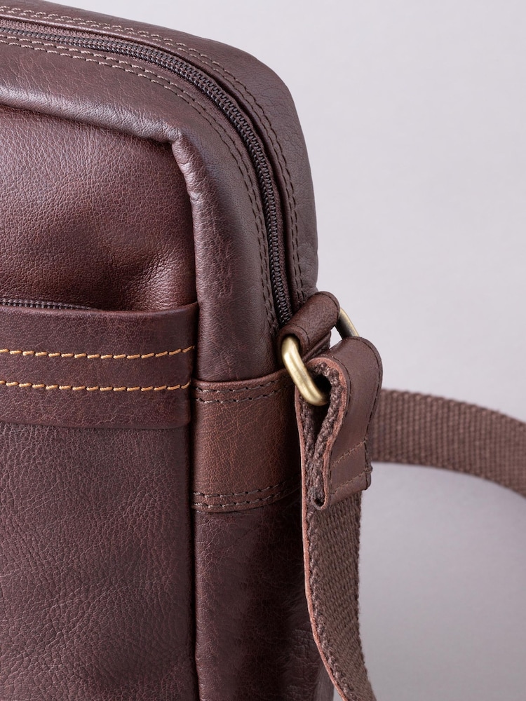 Lakeland Leather Brown Small Keswick Leather Messenger Bag - Image 6 of 6