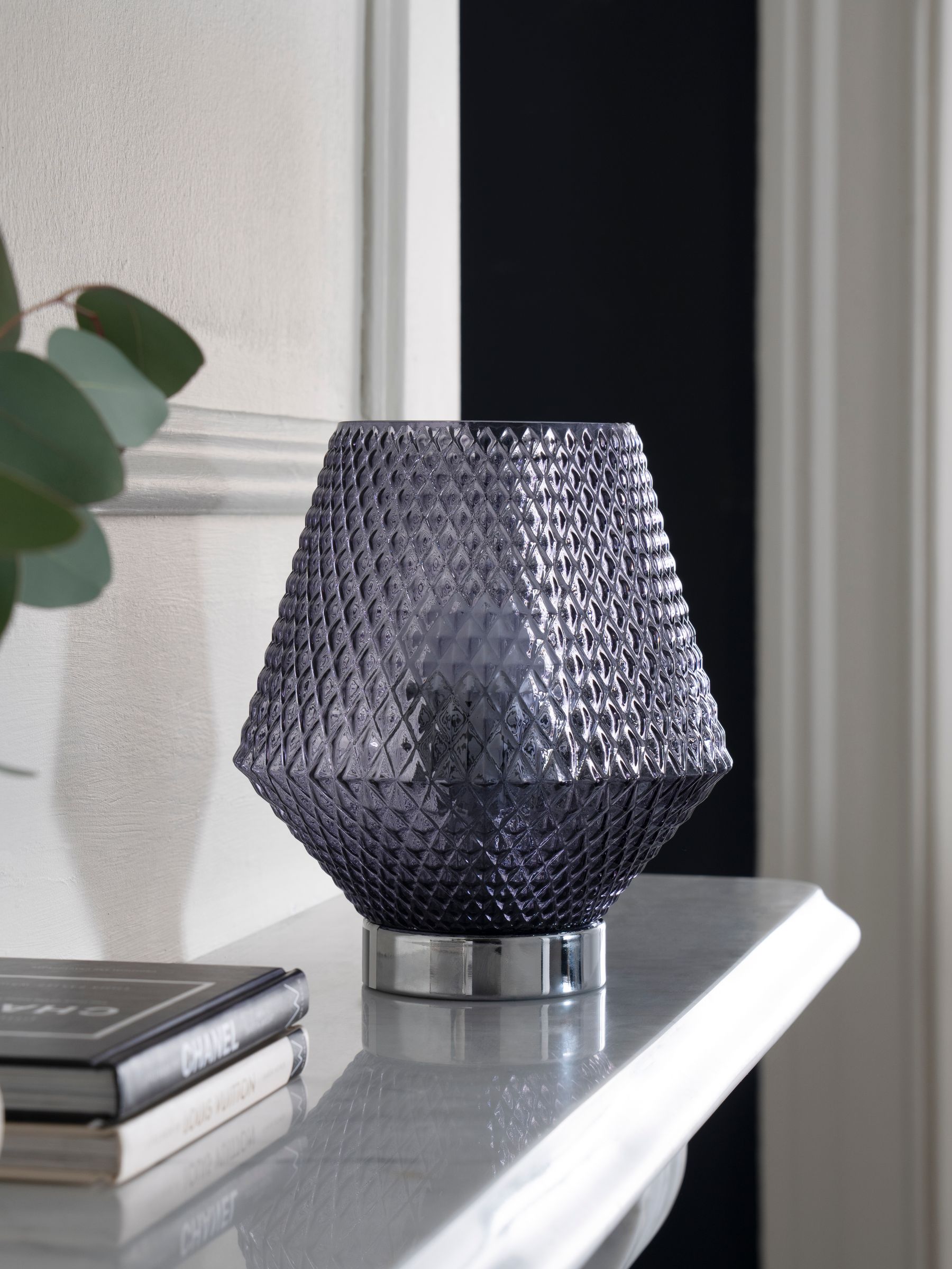 Battery operated tapered ambient lamp top