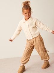 Ecru, Weiß - Strickjacke mit Bouclé-Kragen (3–16 Jahre) - Bild 1 von 9