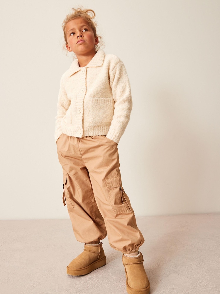 Ecru, Weiß - Strickjacke mit Bouclé-Kragen (3–16 Jahre) - Bild 2 von 9