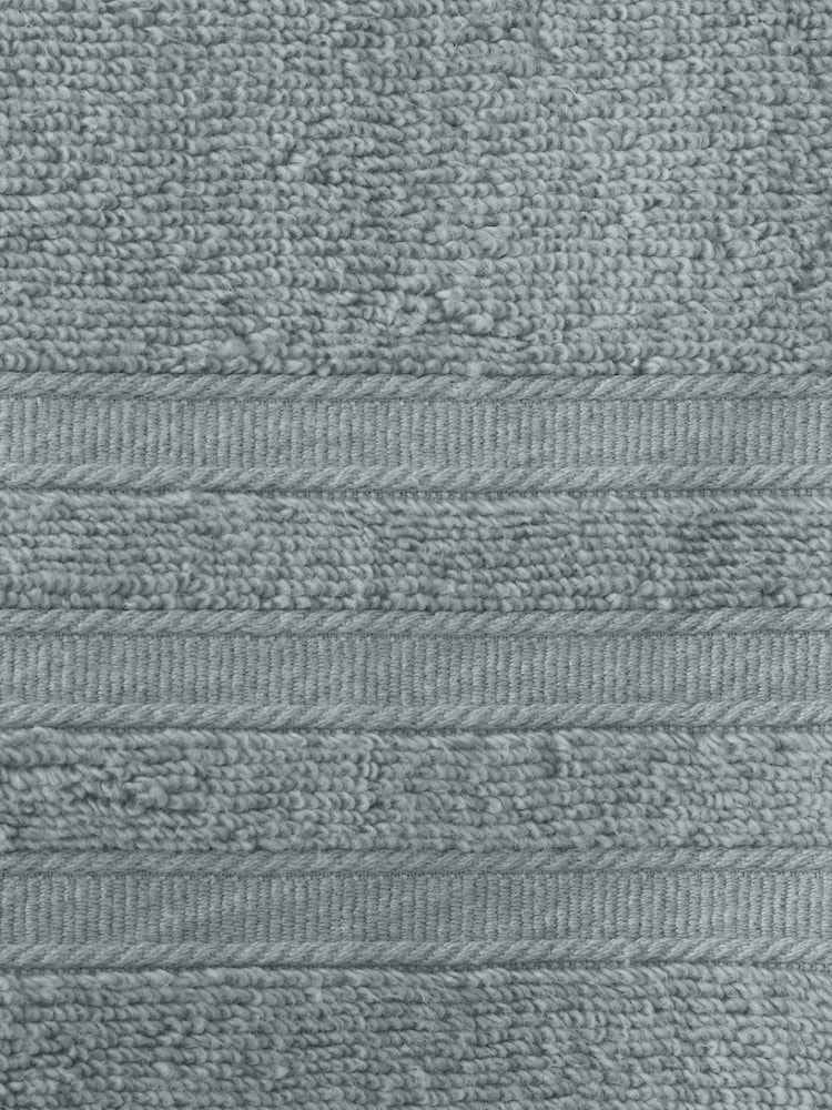 Catherine Lansfield Set of 2 Green 100% Cotton Bath Sheet Towels - Image 4 of 4 Catherine Lansfield Set of 2 Green 100% Cotton Bath Sheet Towels - Image 4 of 4