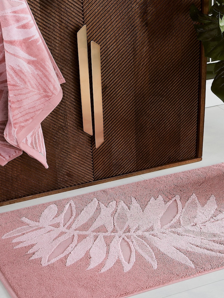 Matthew Williamson Pink La Palmera 100% Cotton Bathmat - Image 1 of 5