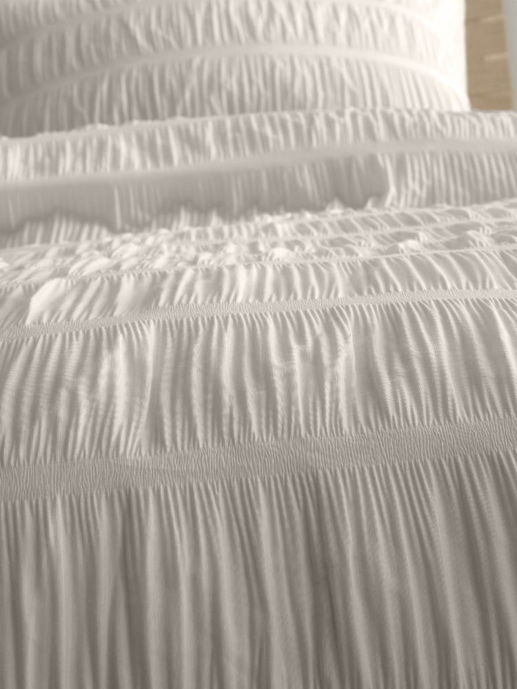 Catherine Lansfield Natural Seersucker Easy Care Duvet Cover Set - Image 3 of 4