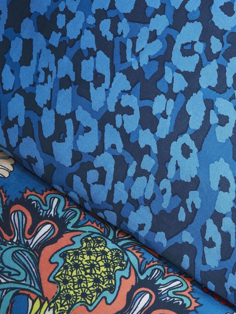 Matthew Williamson Blue Gardenia  Damask Cotton Duvet Cover and Pillowcase Set - Image 4 of 4