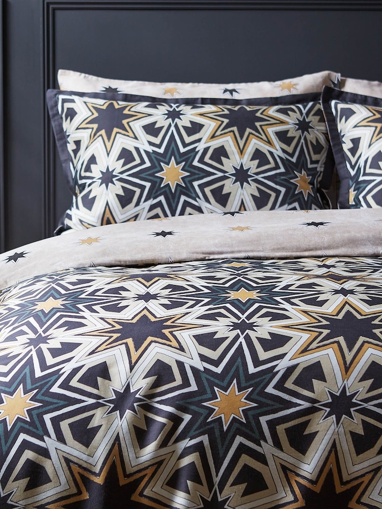 Matthew Williamson Black Riad Stars Cotton Duvet Cover and Pillowcase Set - Image 2 of 4