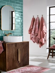 Matthew Williamson Pink Luxury Soft 100% Cotton Towel - Image 1 of 4