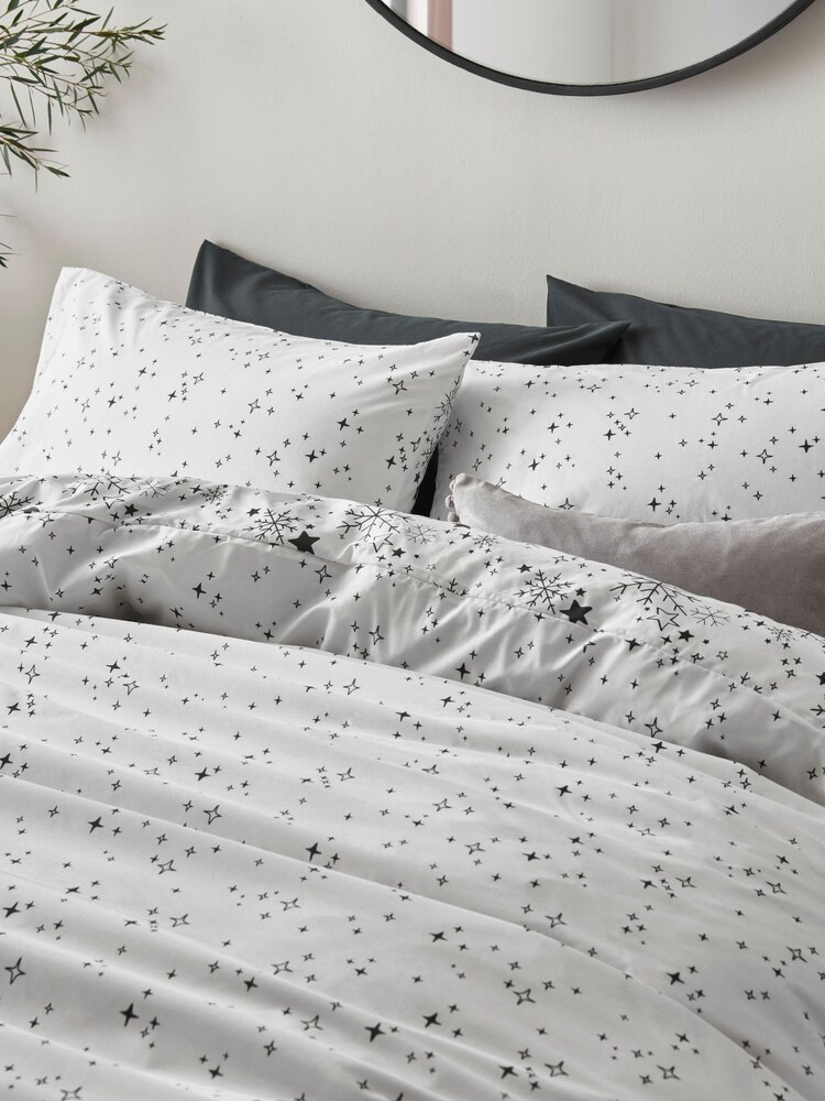 Festive Christmas Duvet Cover and Pillowcase Set - Image 4 of 6