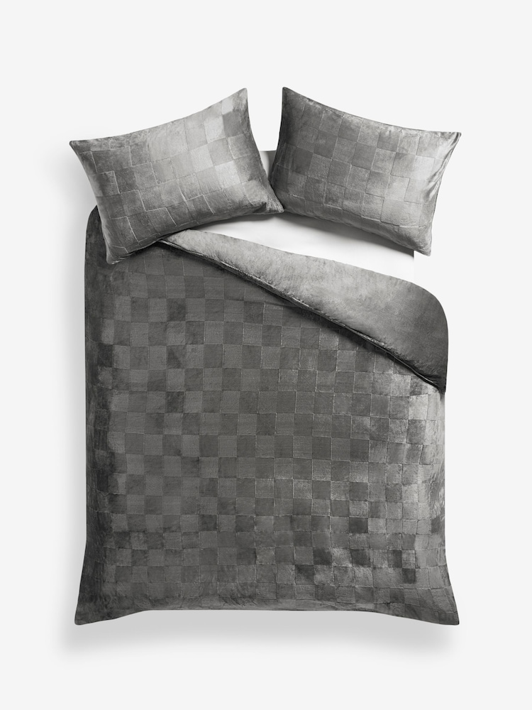 Grey Checkerboard Embossed Fleece Duvet Cover and Pillowcase Set - Image 5 of 5 Grey Checkerboard Embossed Fleece Duvet Cover and Pillowcase Set - Image 5 of 5