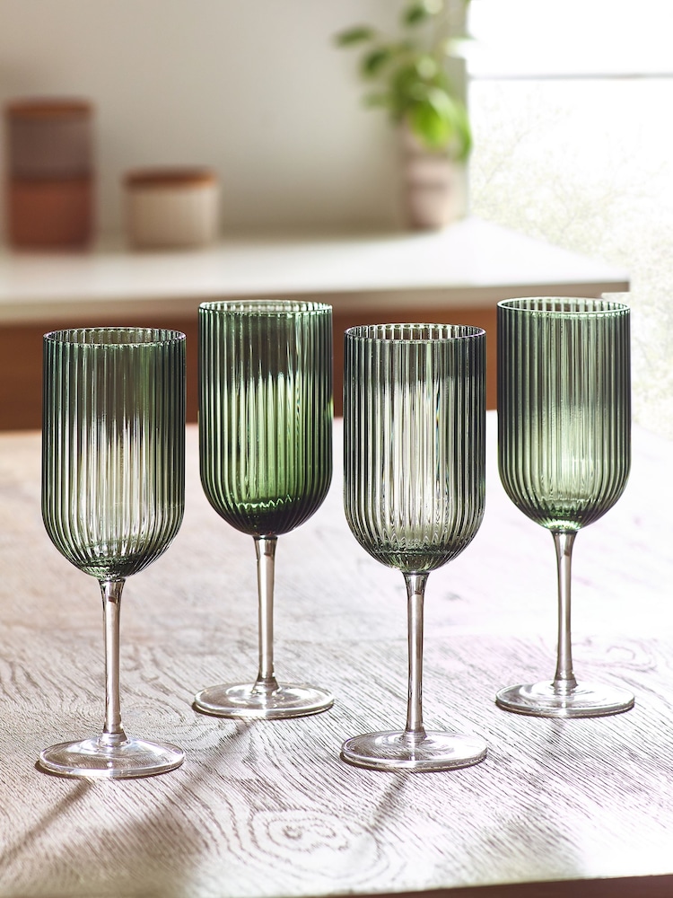 Green Hollis Glassware Wine Glasses - Image 2 of 3