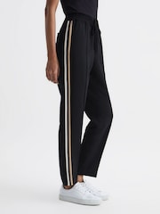 Reiss Black Odell Taper Petite Tapered Leg Pull-on Trousers - Image 3 of 8