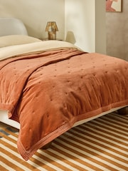 MADE.COM Lua Washed Cotton Velvet Quilted Bedspread - صورة 1 من 7