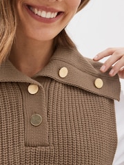 Kamelbraun - Stricktop mit Knopfleiste und Kragen - Bild 5 von 6