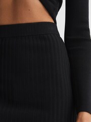 Reiss Black Iona Knitted Pencil Skirt Co-Ord - Image 4 of 5