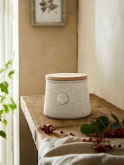 Country Luxe Oakmoss Pink Pepper and Sandalwood Fragranced Candle - Image 2 of 3