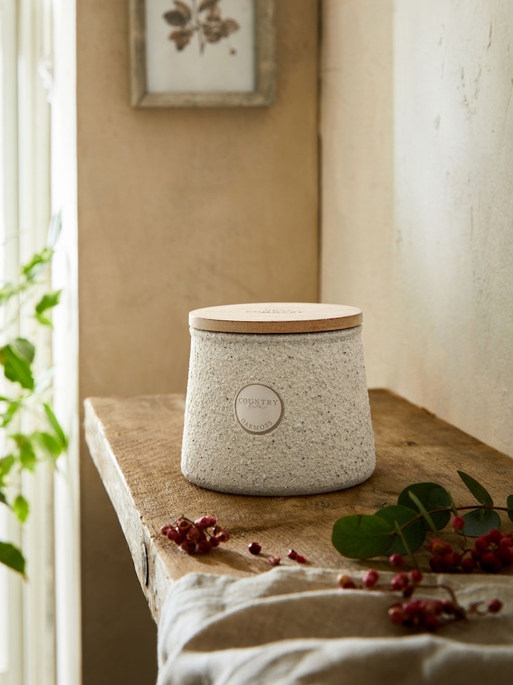 Country Luxe Oakmoss Pink Pepper and Sandalwood Fragranced Candle - Image 2 of 3