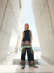 Placement Ikat Print Crinkle Mesh Sleeveless Longline Tunic - Image 5 of 6