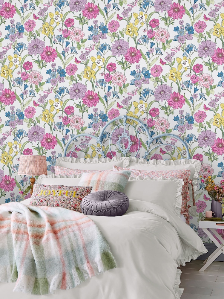 Laura Ashley Multi Gilly 10M Wallpaper - Image 1 of 4