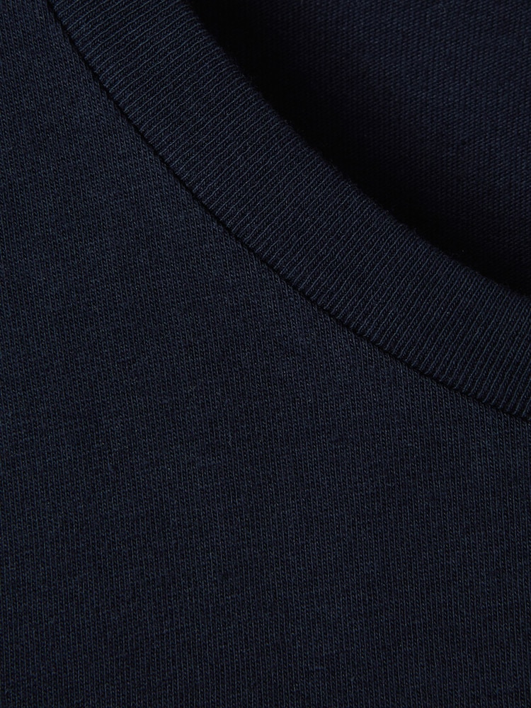Azul marino - Camiseta de cuello redondo de algodón Bless de Reiss - Imagen 6 de 6 Azul marino - Camiseta de cuello redondo de algodón Bless de Reiss - Imagen 6 de 6