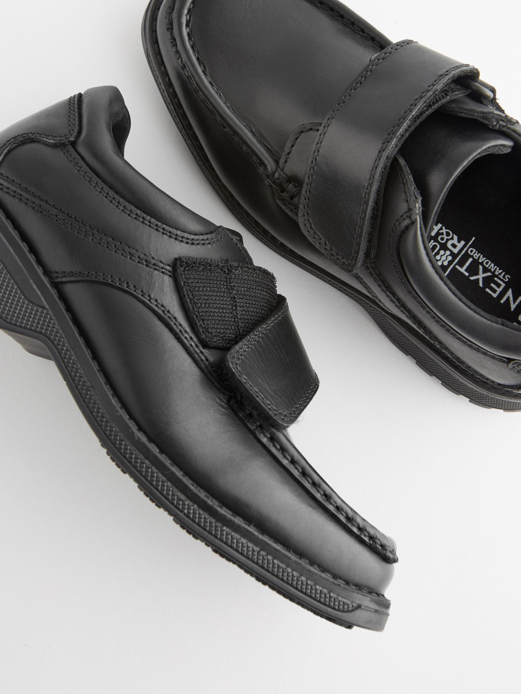 Next：日本 ブラック - レザー 面ファスナー スクールシューズ from