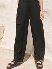 Schwarz - Tailored-Cargohose mit weitem Bein - Bild 2 von 4