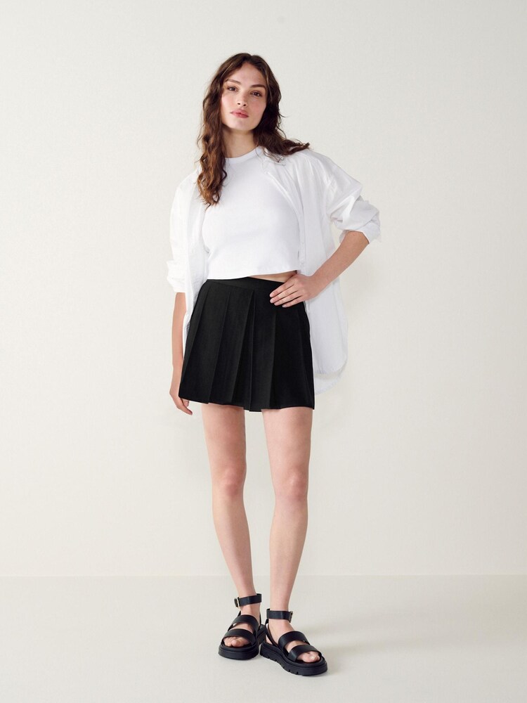 Schwarz - Plissierter Tailored-Minirock - Bild 2 von 6