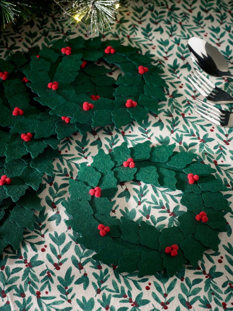 Set of 6 Green Christmas Holly Cutlery Holders - Image 2 of 3