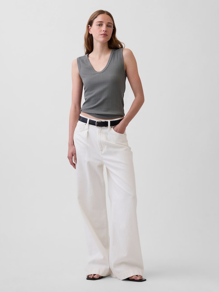 Gap Olive Green Modern Rib Scoop V-Neck Vest - Image 3 of 3 Gap Olive Green Modern Rib Scoop V-Neck Vest - Image 3 of 3