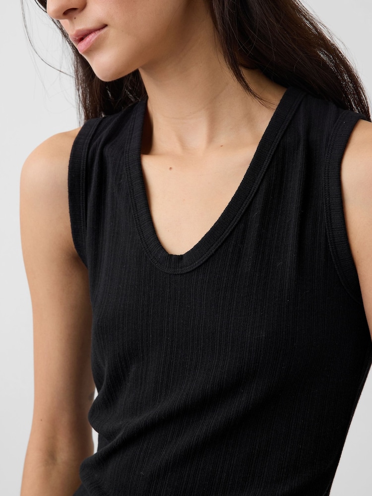 Gap Black Modern Rib Scoop V-Neck Vest - Image 4 of 4 Gap Black Modern Rib Scoop V-Neck Vest - Image 4 of 4