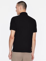 قميص بولو بشعار دائري صغير لون أسود من Armani Exchange - صورة 2 من 12
