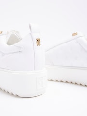 Blanc - Baskets River Island Plimsole en relief - Image 1 de 4