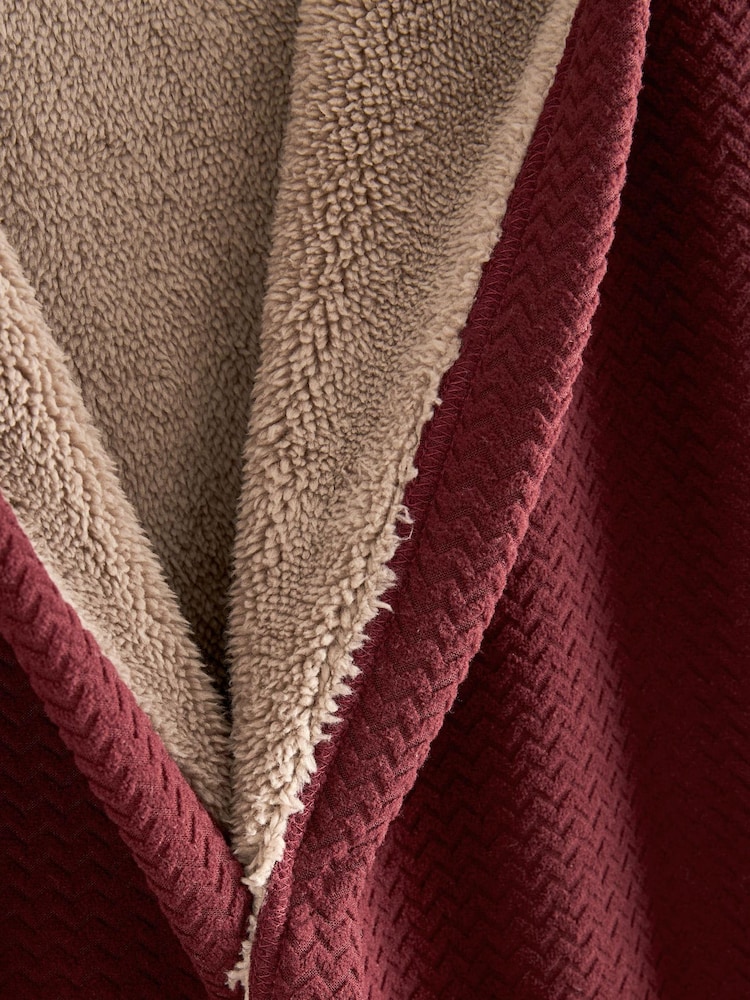 Red Borg Lined Hooded Dressing Gown - Image 7 of 7
