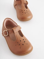 Gyldenbrunt læder - First Walker T-Bar Touch fastening Shoes - Billede 3 af 5