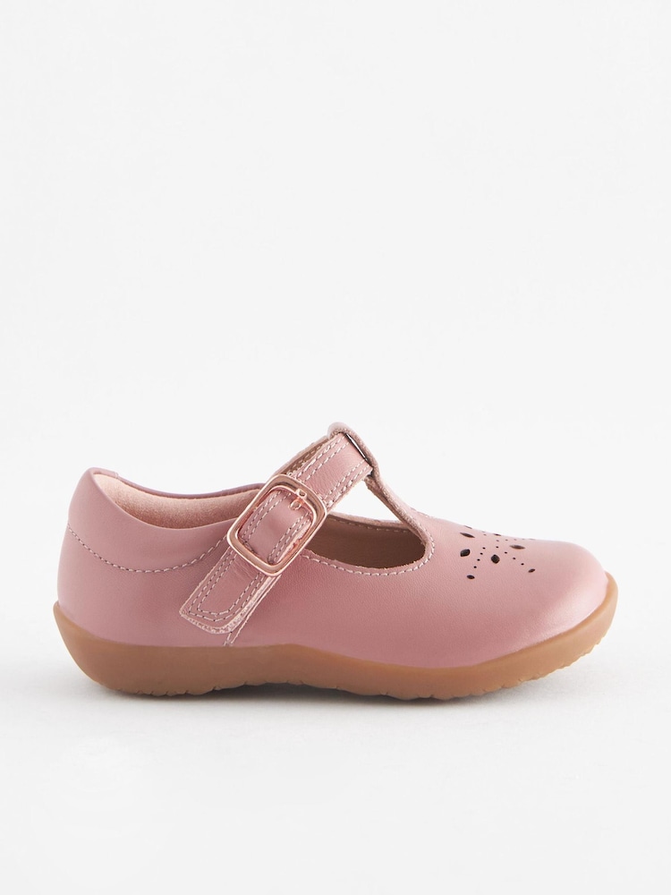 Blush, Pink, Leder - First Walker T-Bar Touch Fastening Shoes - Bild 2 von 6 Blush, Pink, Leder - First Walker T-Bar Touch Fastening Shoes - Bild 2 von 6