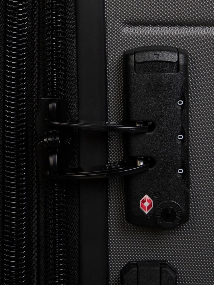IT Luggage Attuned Hardshell 3 Piece Suitcase Set - Image 10 of 10