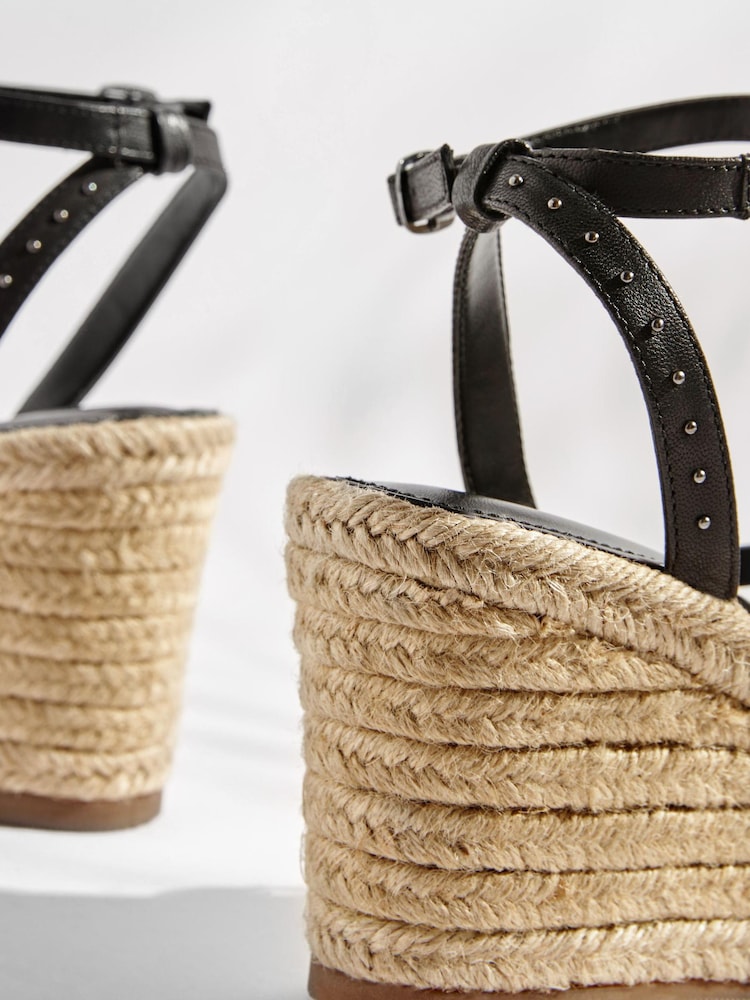 Schwarz - Forever Comfort® Nietenbesetzte Lederschuhe mit Keilabsatz - Bild 5 von 5