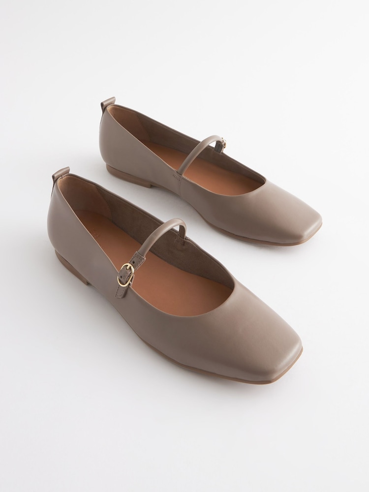 Taupe - Signature Leather Flache Spangenschuhe aus Leder - Bild 2 von 7