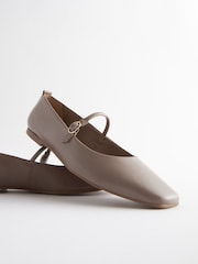 Taupe - Signature Leather Flache Spangenschuhe aus Leder - Bild 5 von 7