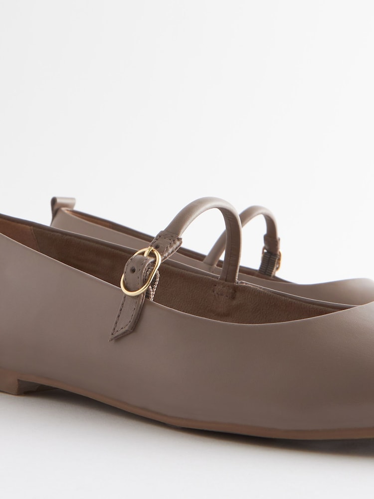 Taupe - Signature Leather Flache Spangenschuhe aus Leder - Bild 7 von 7