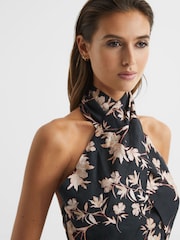 Reiss Black/Blush Ally Printed 100% Linen Halter Neck Cropped Top - Image 4 of 6