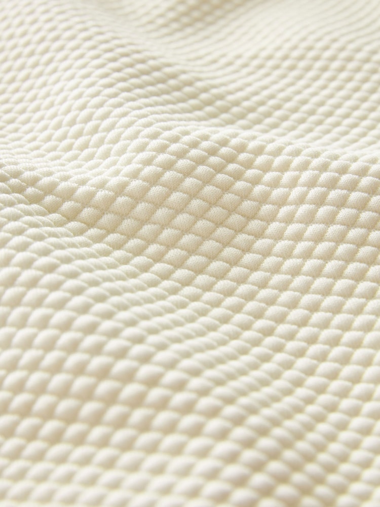 Bež/bela - Premium teksturiran kapucar za čez glavo - Slika 8 iz 8
