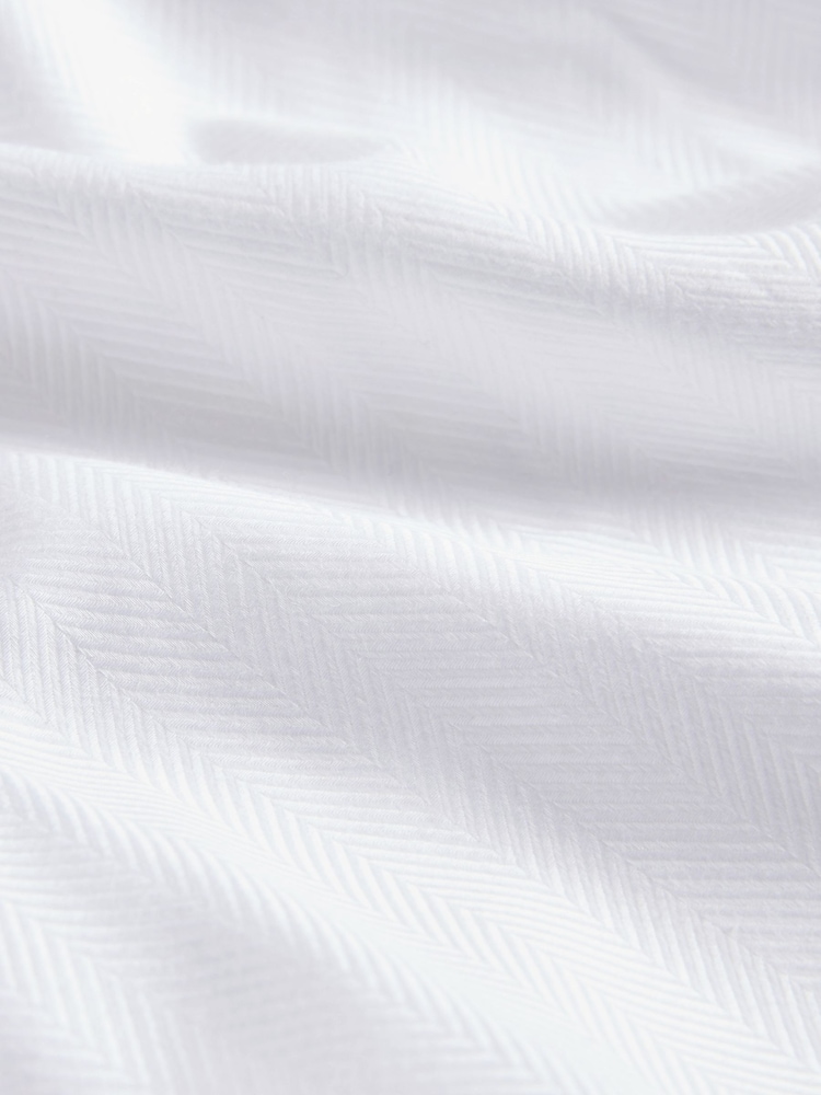 Weiß - Herringbone Signature Hemd mit Besatz und einfachen Manschetten aus 100% Baumwolle - Bild 7 von 7 Weiß - Herringbone Signature Hemd mit Besatz und einfachen Manschetten aus 100% Baumwolle - Bild 7 von 7