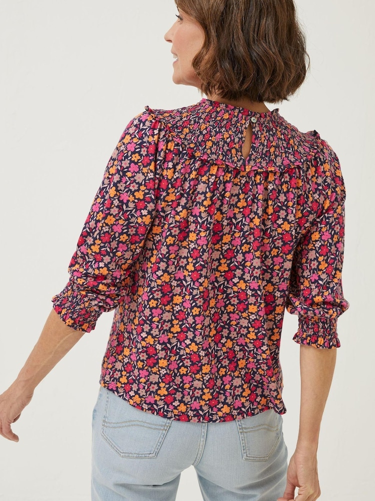 Fatface Sienna Gesmoktes Top mit Retro-Blümchenmuster - Bild 2 von 4