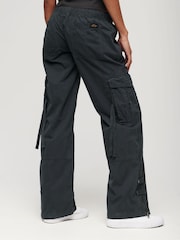 Blau - Superdry Wide-Leg-Cargohose mit niedrigem Bund - Bild 2 von 3