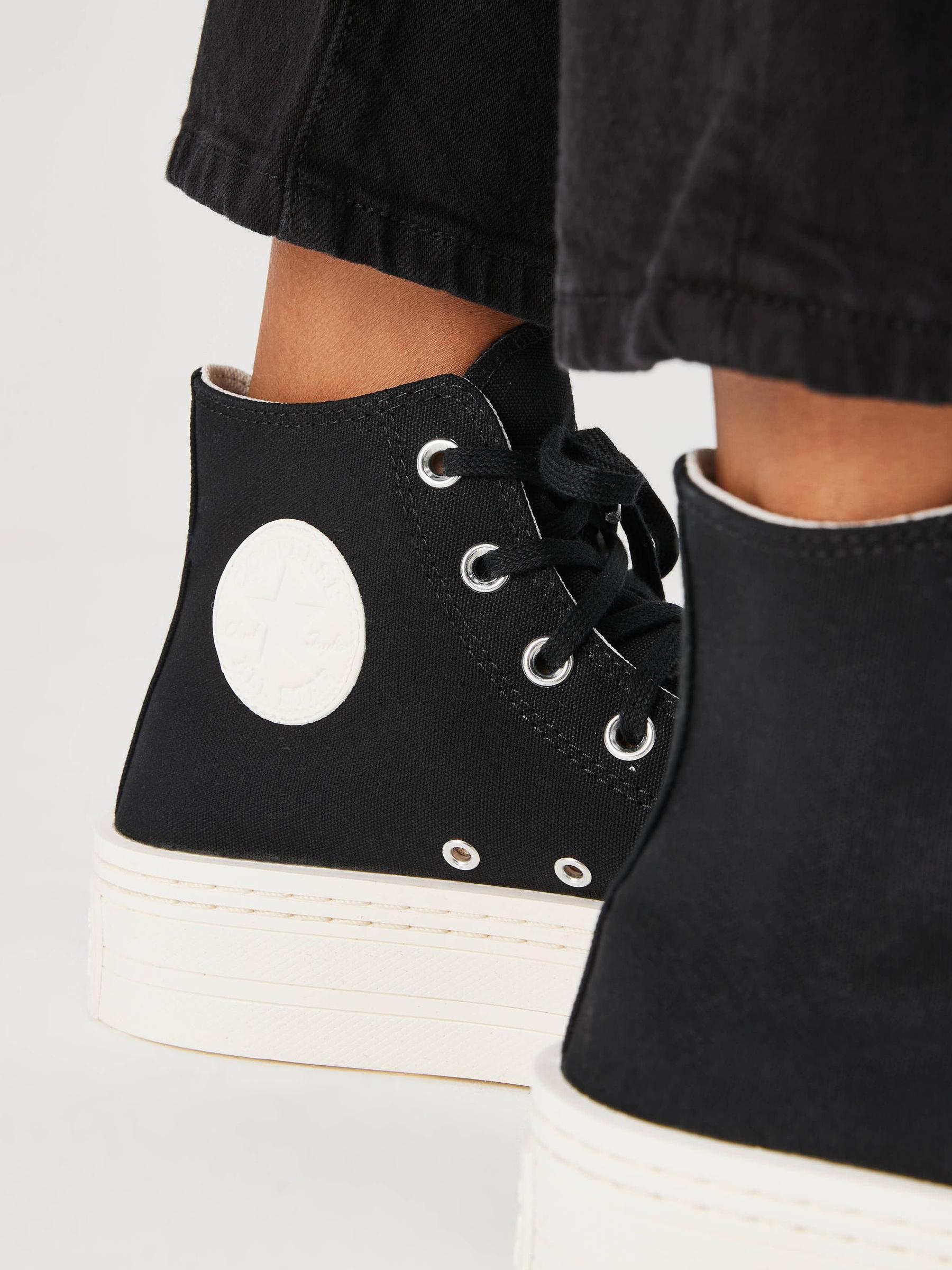 Buy Converse Black Chuck Taylor All Star Modern Lift