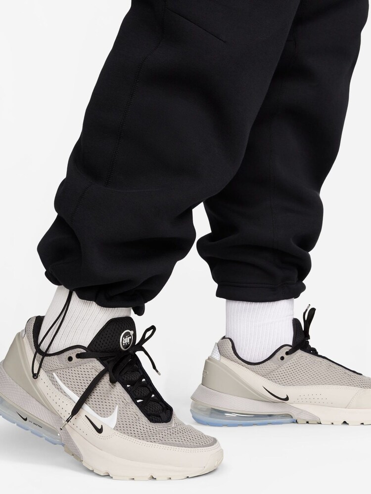 Noir - Pantalon de jogging Nike Tech en polaire à ourlet ouvert - Image 13 of 14
