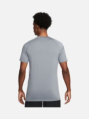 Дымчатый серый  - Nike Тонкая футболка Pro Dri-FIT Slim - Image 2 of 6