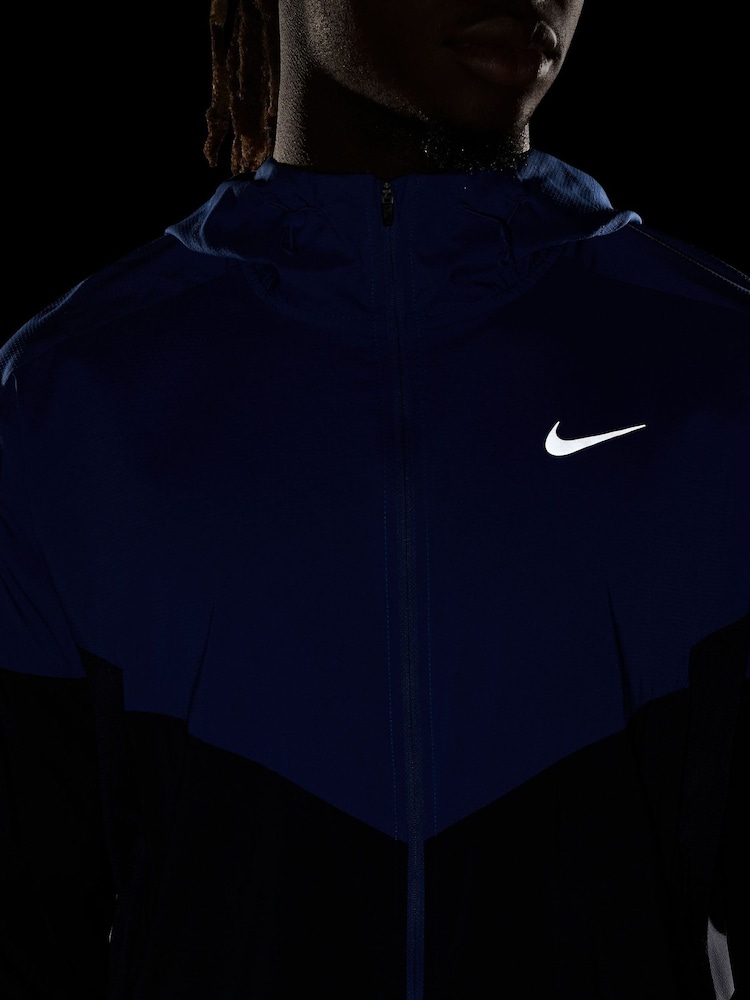 Nike Blue Light Windrunner Running Jacket - Image 4 of 4